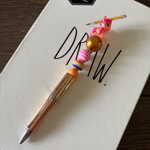 My Little Pony: Alicorn Sunny Starscout handmade beaded pen - Picture 3 of 3